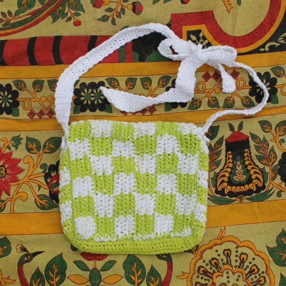 Checked Body Pouch - Picture 3 of 7